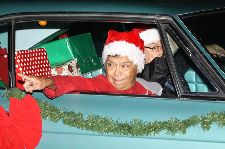 Christmas parade lights up Baytown News