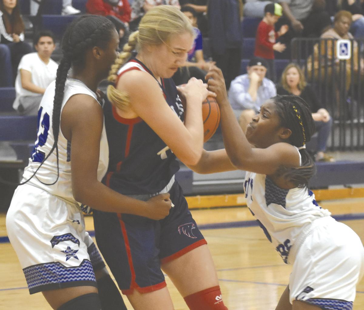 Sterling Basketball Rallies For Narrow Win Sports Baytownsun Com