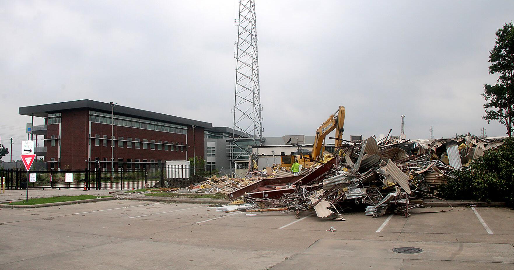 Baytown PD station walls come tumbling down - Vimarsana News