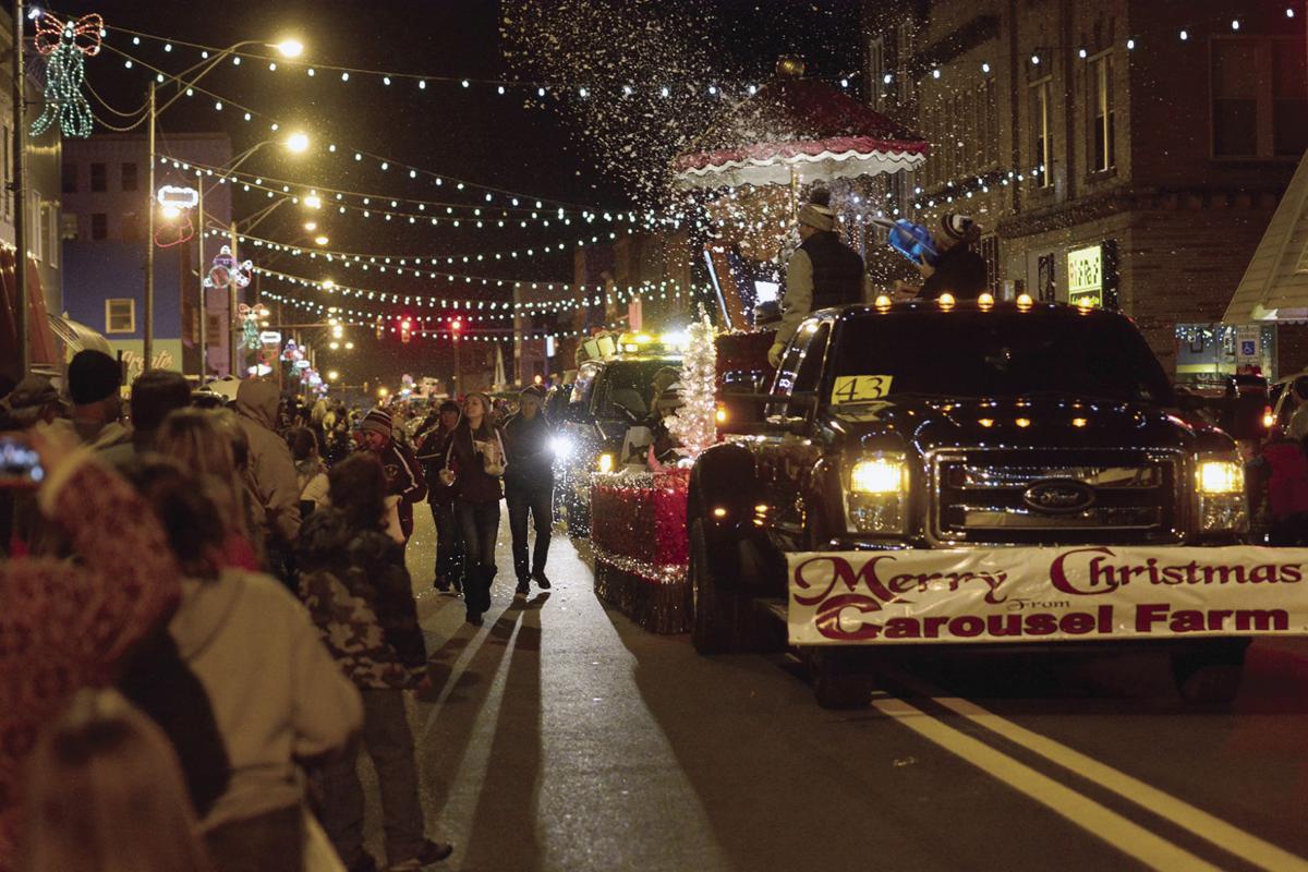 Slideshow 2017 Princeton Christmas Parade Gallery