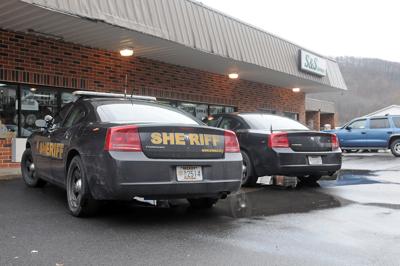 mercer county bdtonline acres deputies sheriff respond maple express department road green