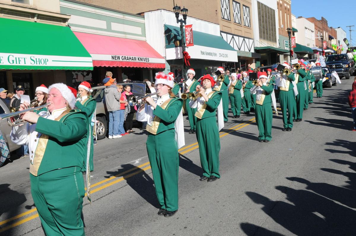 Slideshow 2015 Bluefield, Va. Christmas Parade Gallery