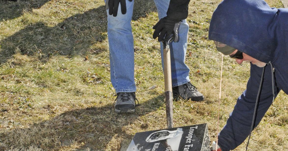 Honoring old sacrifices Monument placed at 83yearold unmarked grave