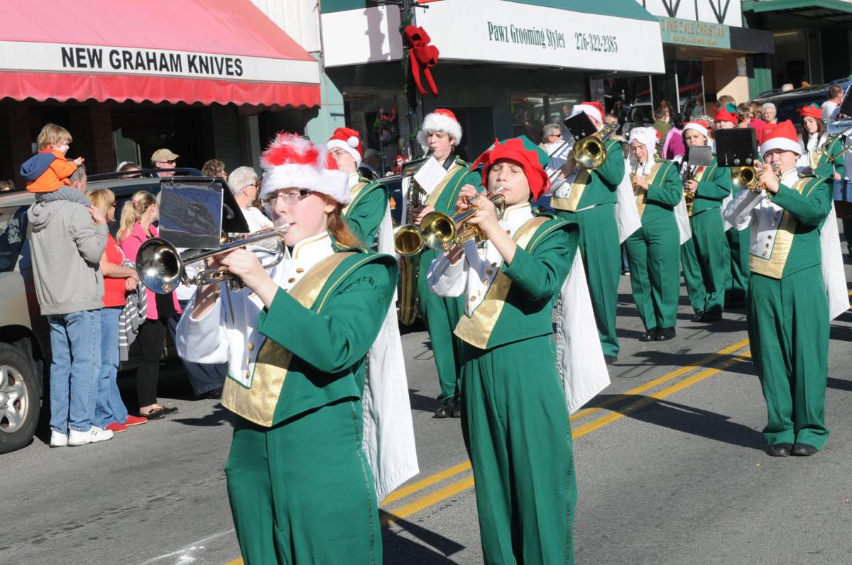 Slideshow 2015 Bluefield, Va. Christmas Parade Gallery