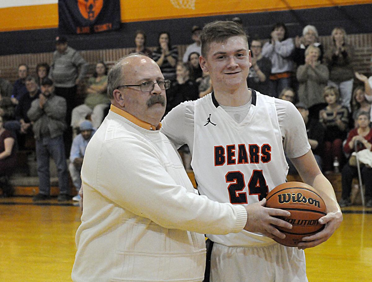 The Bear Maximum Watters Scores 1 000th As Bland County Beats