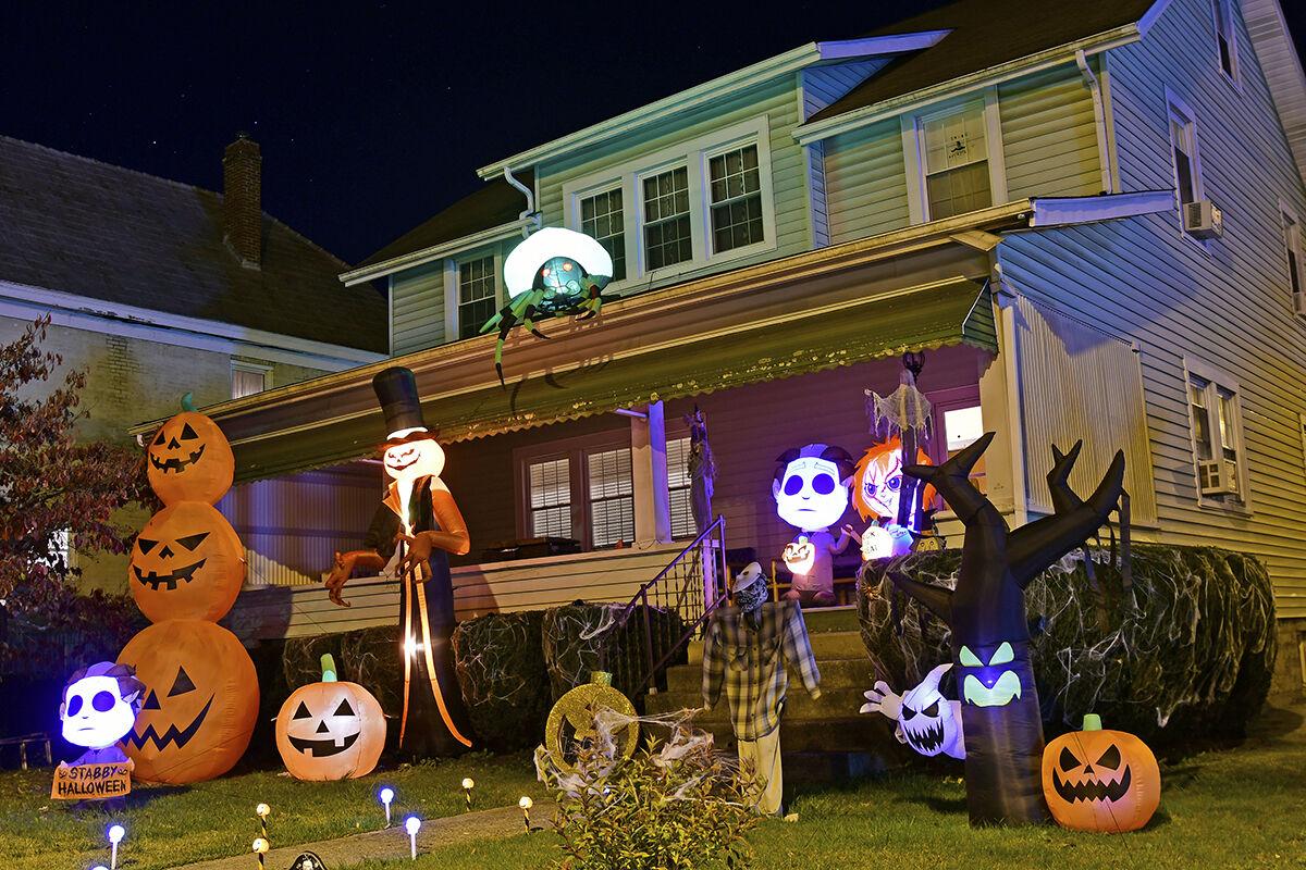 211029-news-halloweenhouses-jn-08.jpg