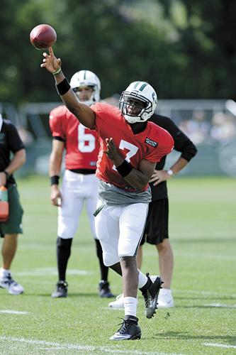 Jets' Geno Smith 'thinking faster' on field these days