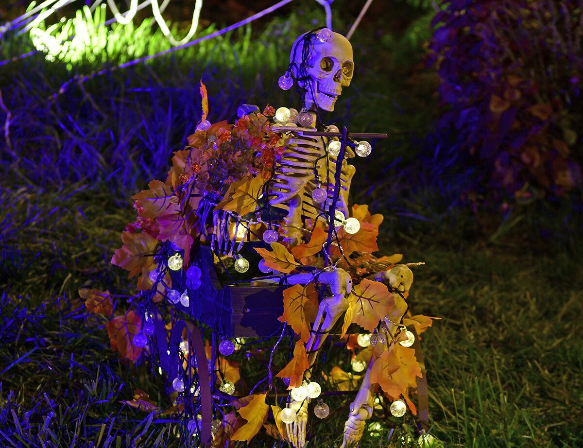 211029-news-halloweenhouses-jn-17.jpg