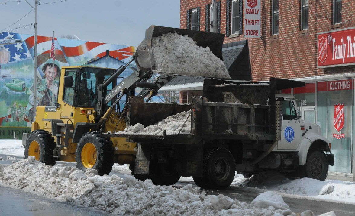 Slide Show Clearing Snow on Mercer Street, in Princeton Gallery