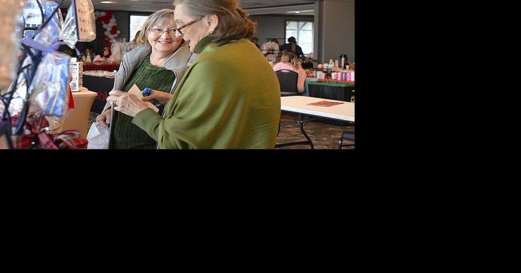 SLIDESHOW 1st Christmas Market at Fincastle Gallery