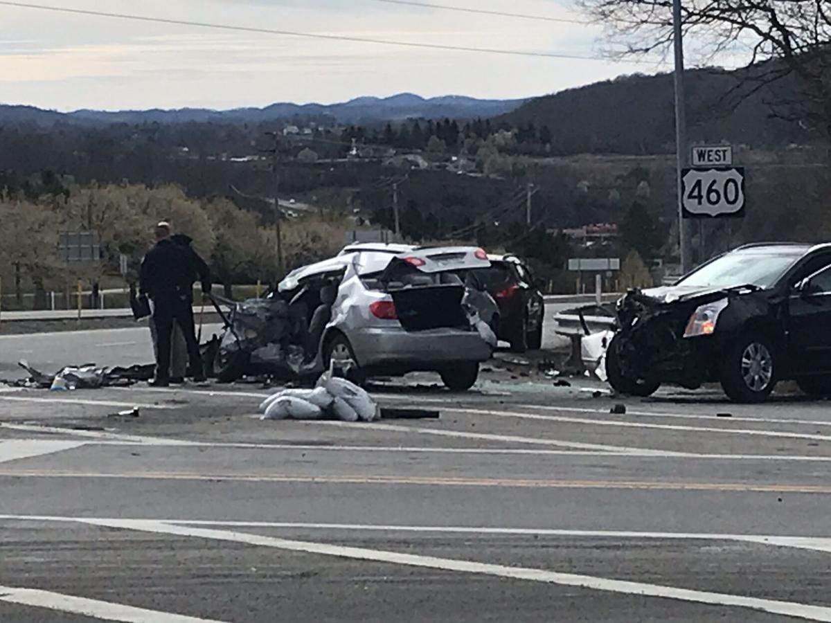 Several people injured in Hollywood after multi-vehicle crash