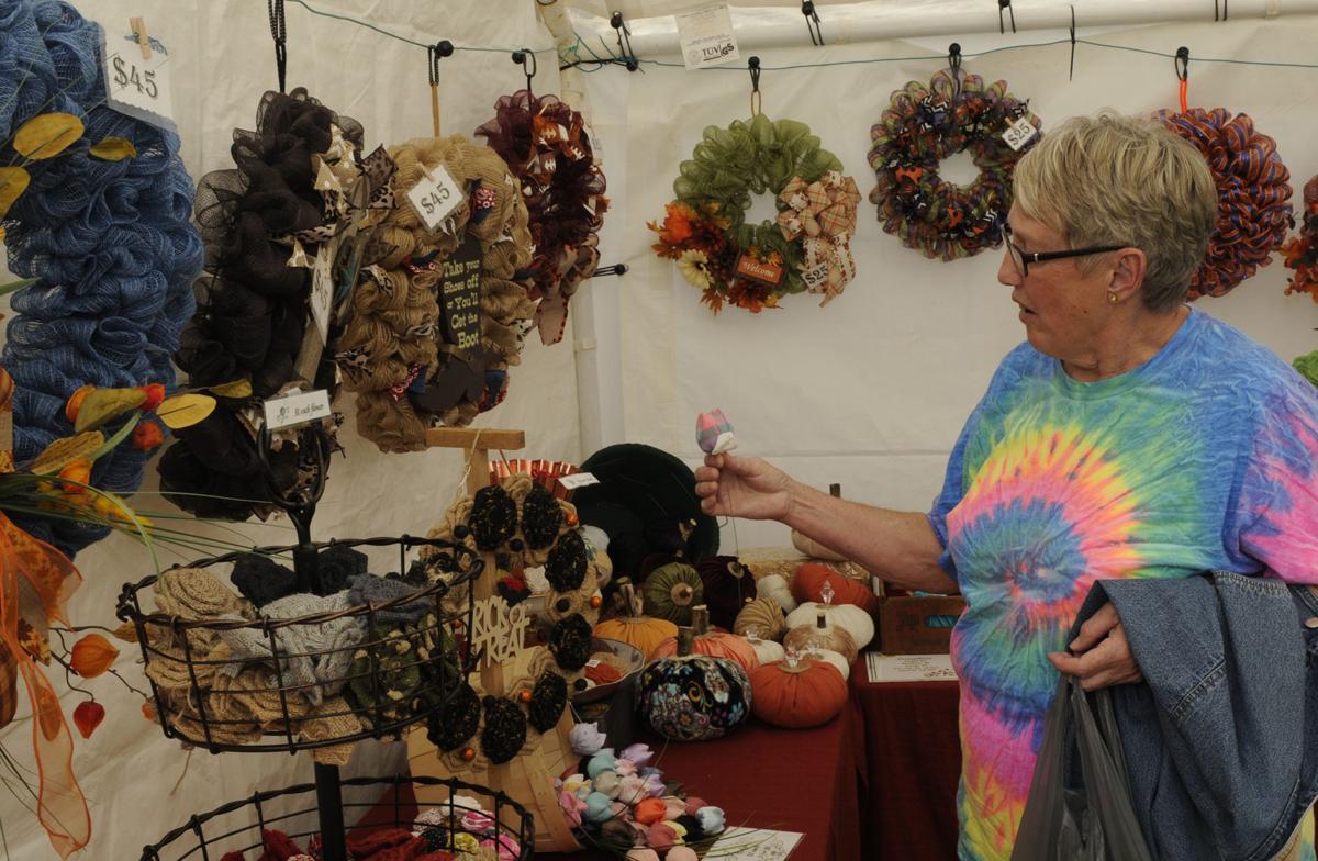 Festival of Leaves draws thousands to enjoy ‘family reunion’ atmosphere