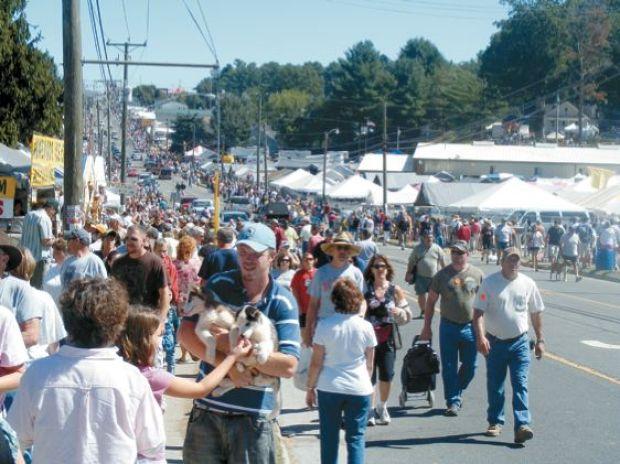 Hillsville Streets Bustle For Flea Market Local News Bdtonline Com