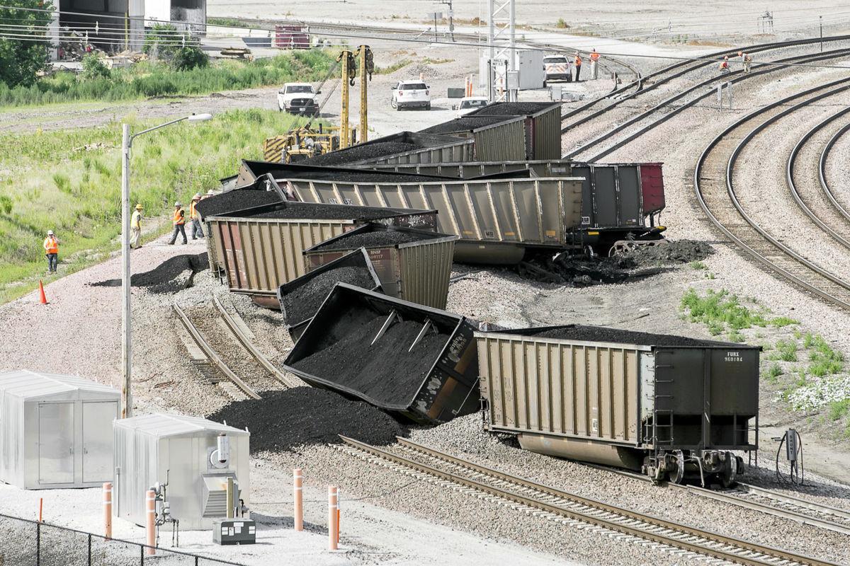 Coal cars derail in Lincoln | State and Regional | beatricedailysun.com