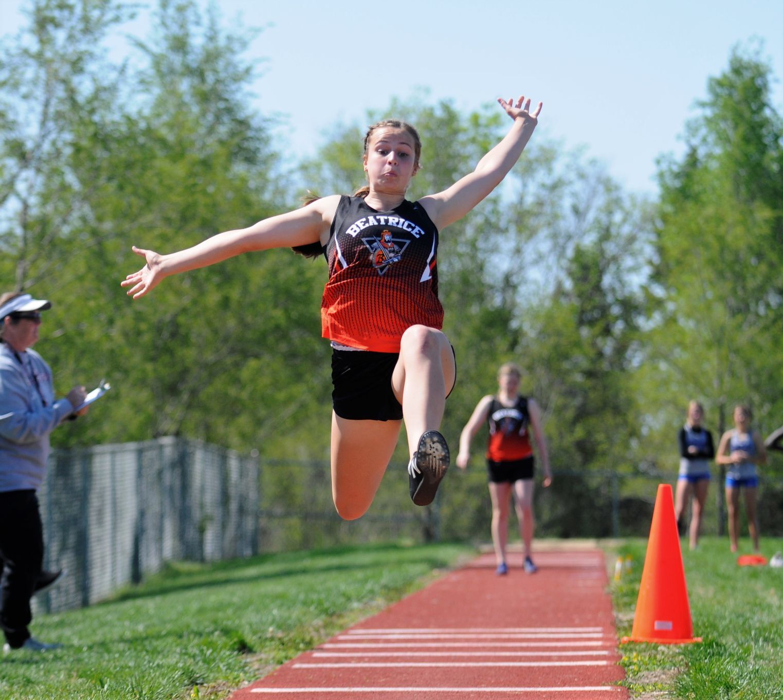 Beatrice sending 13 athletes to state track