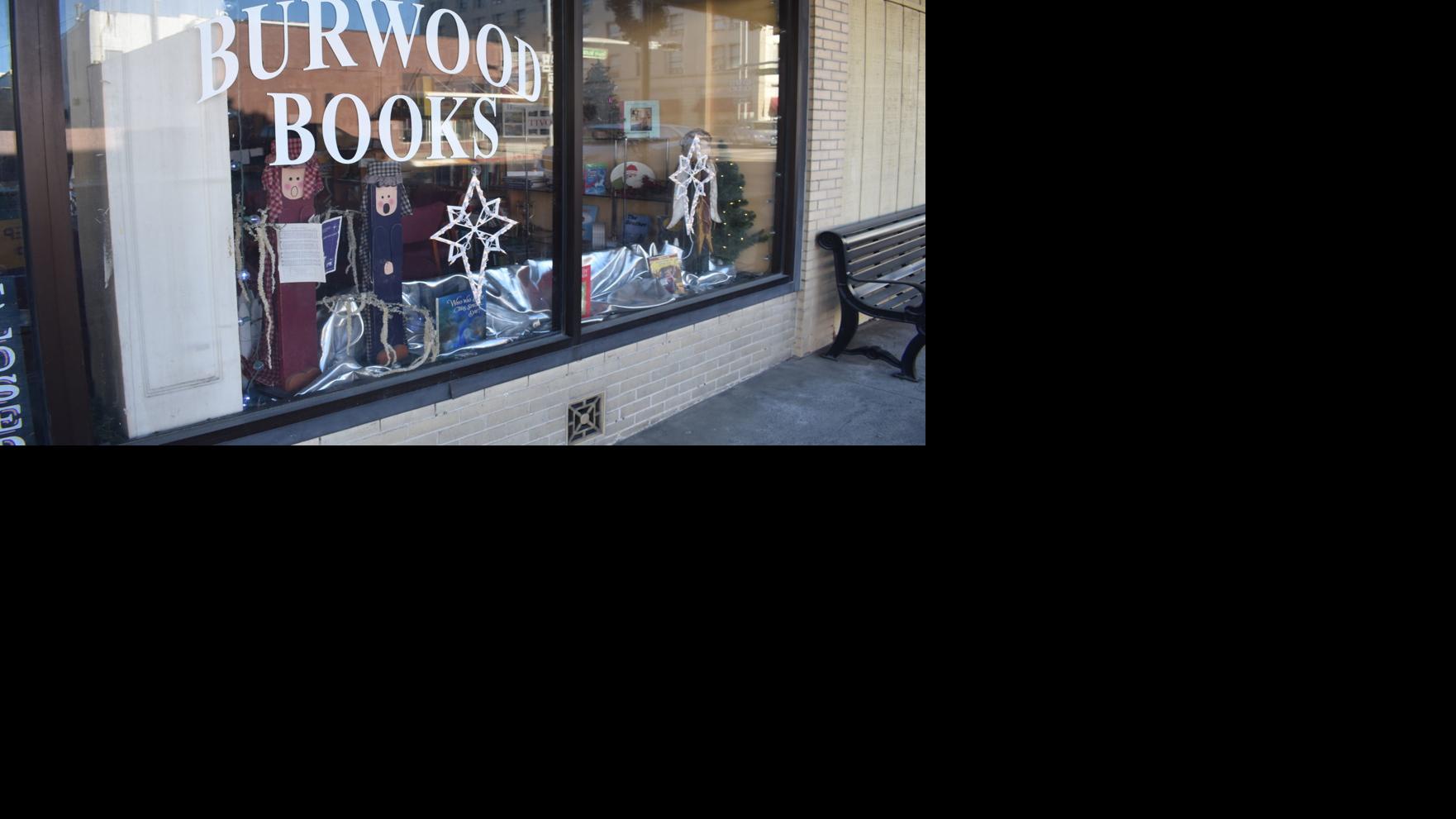 Businesses decorate for the holidays