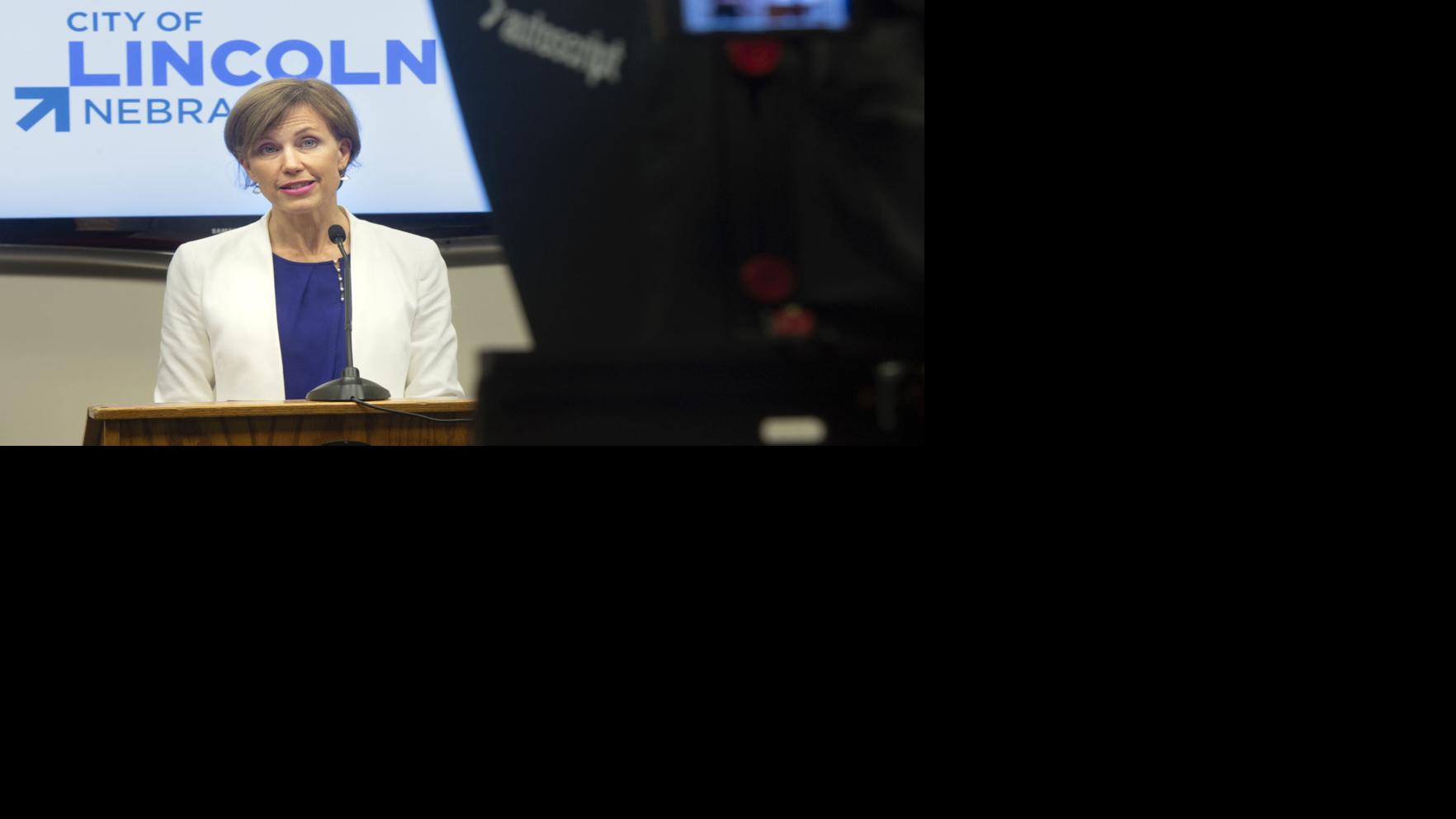 Watch now: Coronavirus trends show decline following restrictions; bar, restaurant rules under review