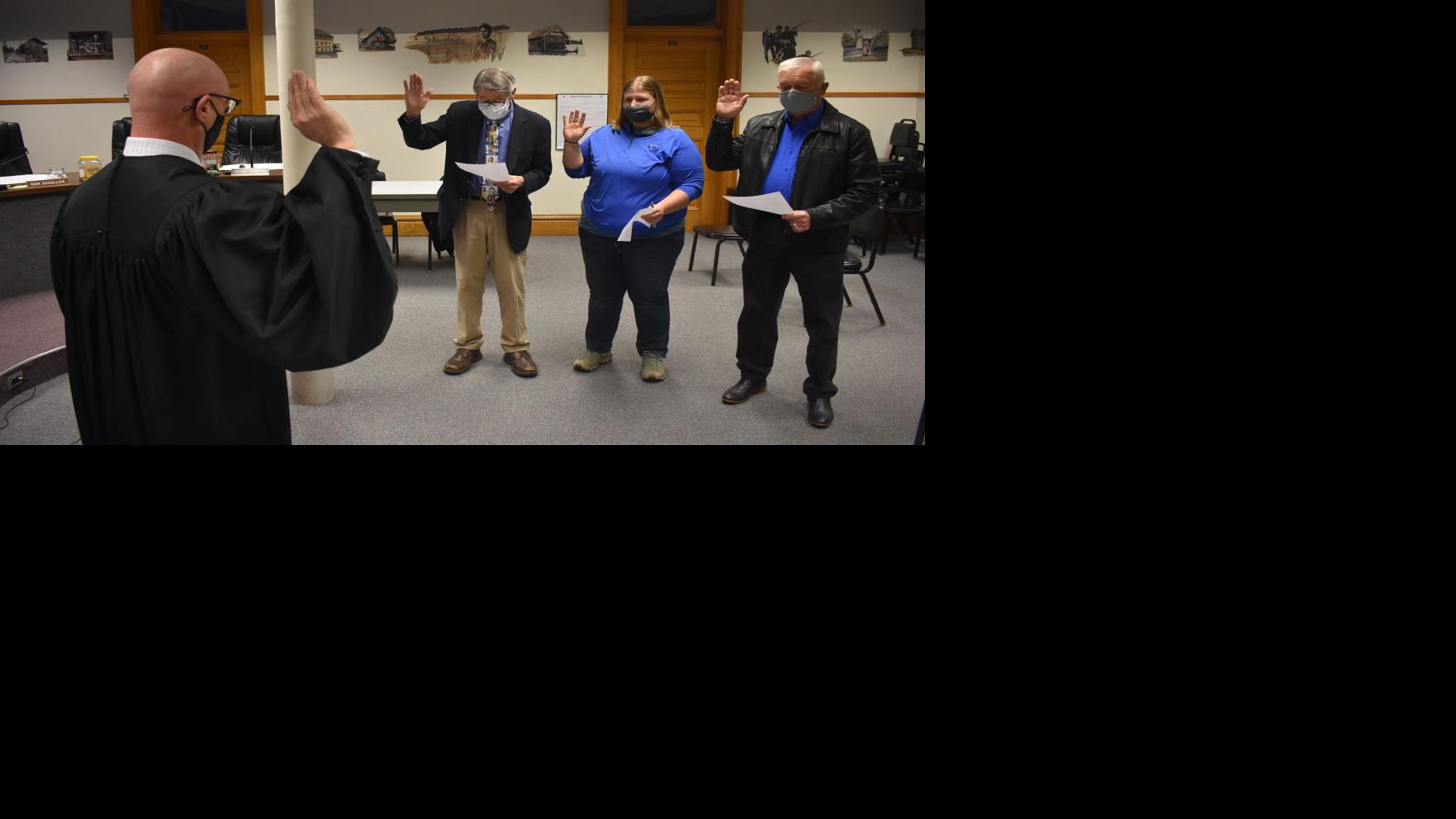 County Board members take oath of office