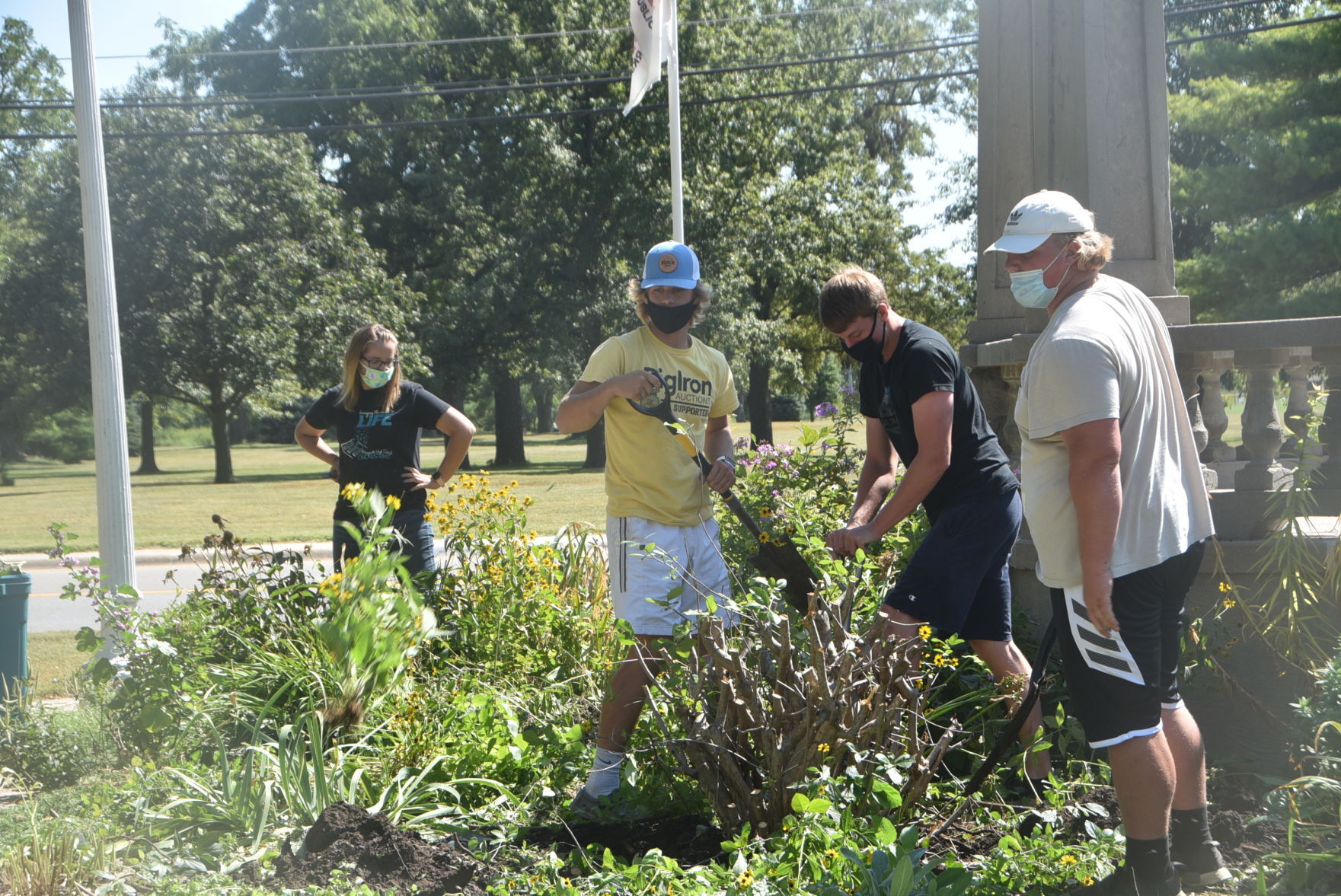 Beatrice Garden Club receives donations to enhance Nichols Park