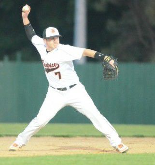 Strong pitching propels Seniors to win