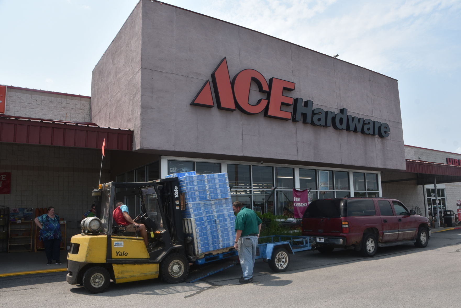 Westlake Ace Hardware Salvation Army continue fan drive