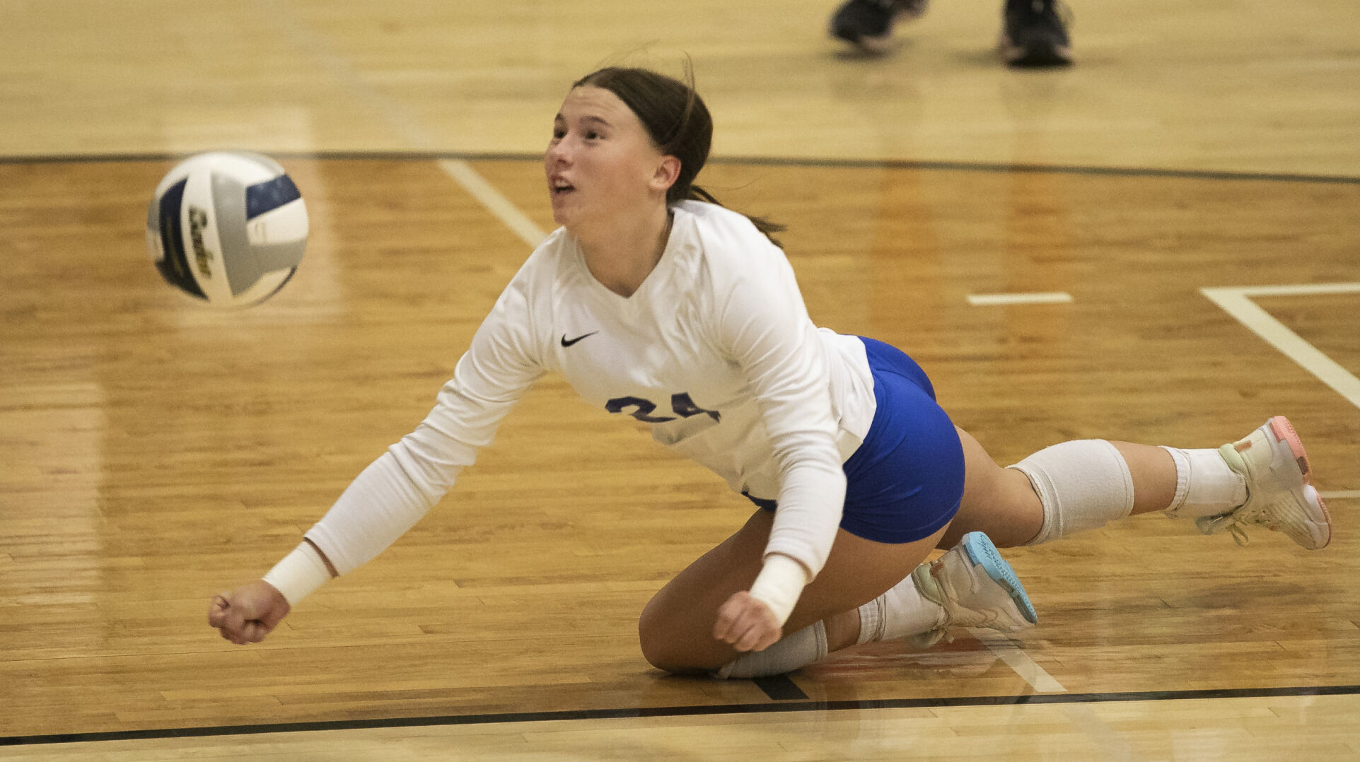 MUDECAS B Division volleyball photos