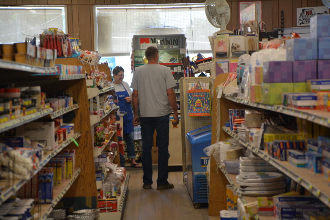 Odell Market finds many new hands News