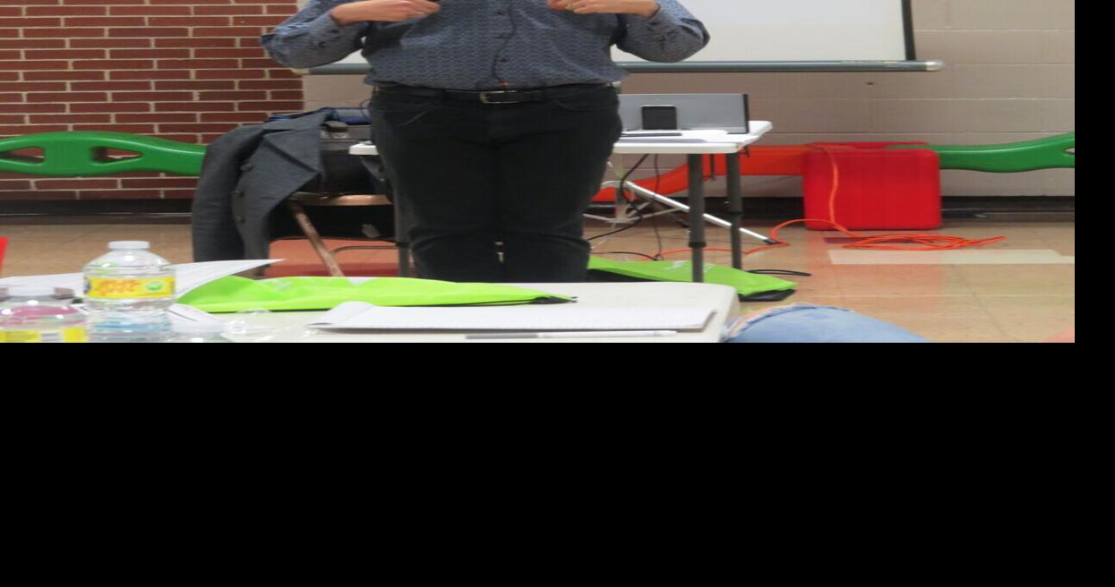 Educational consultant visits preschool