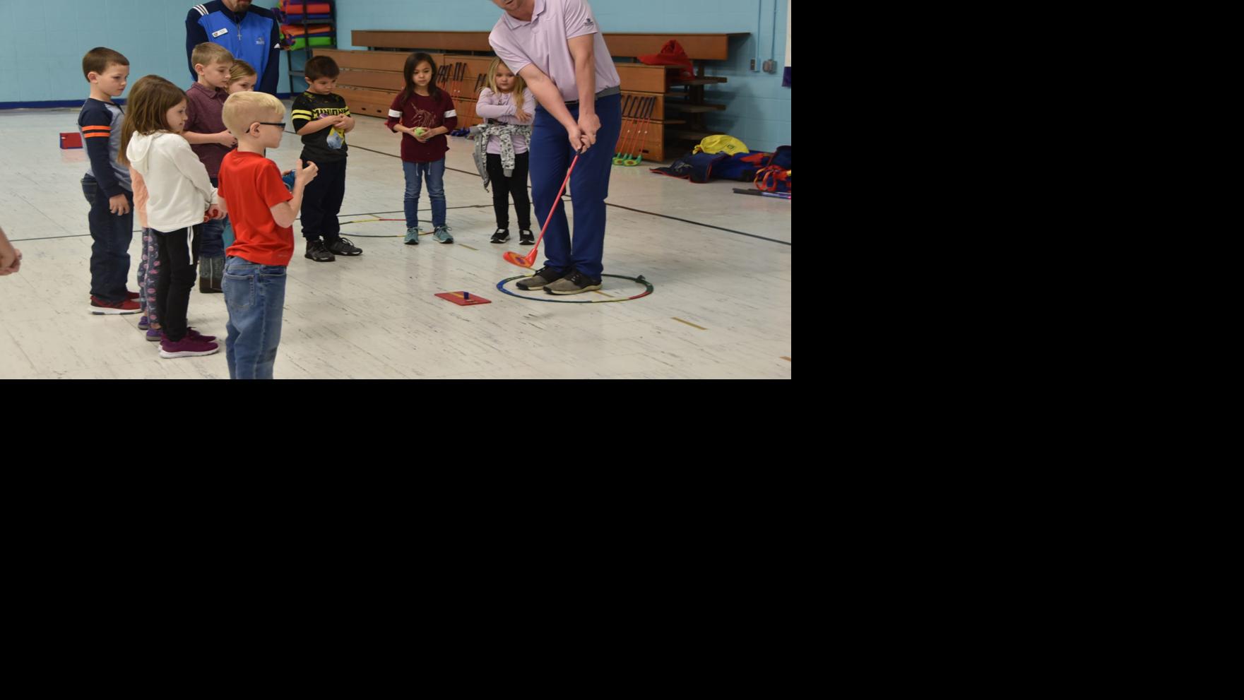 Saint Paul students learn how to golf