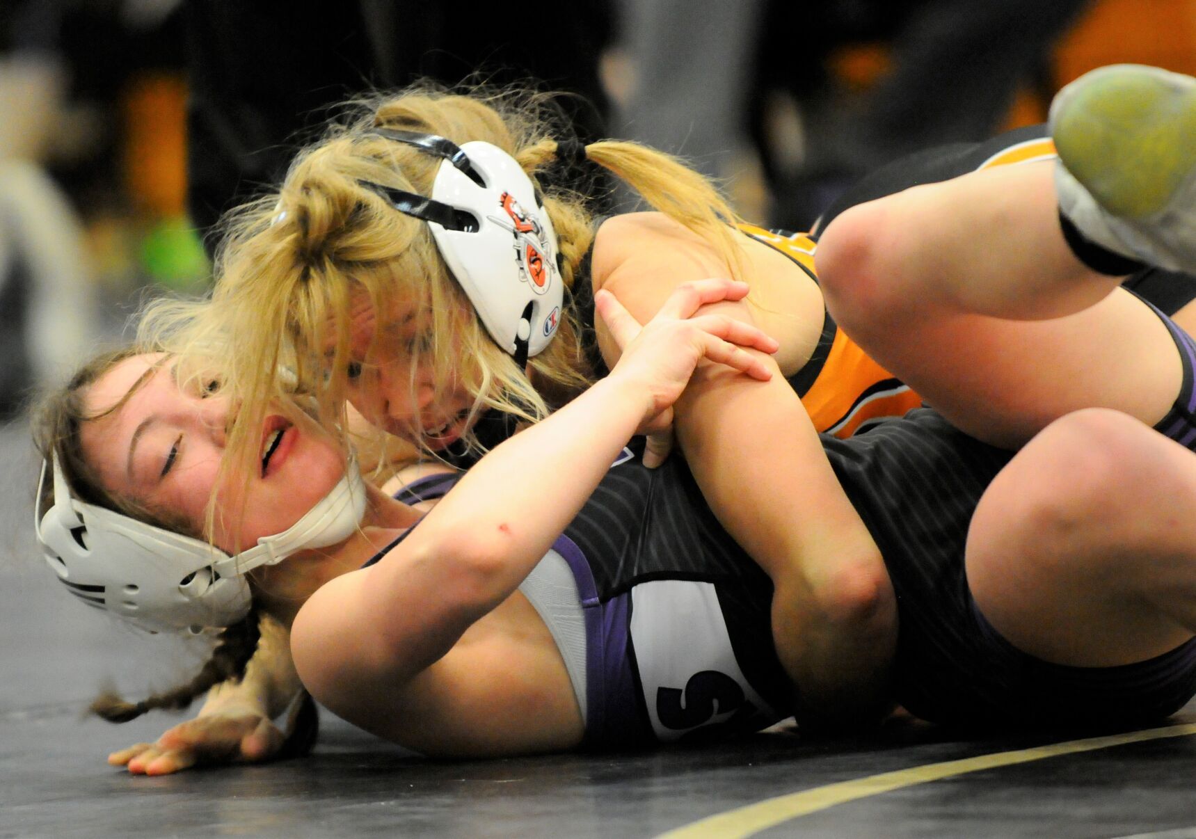 Lady O sending 2 wrestlers to state