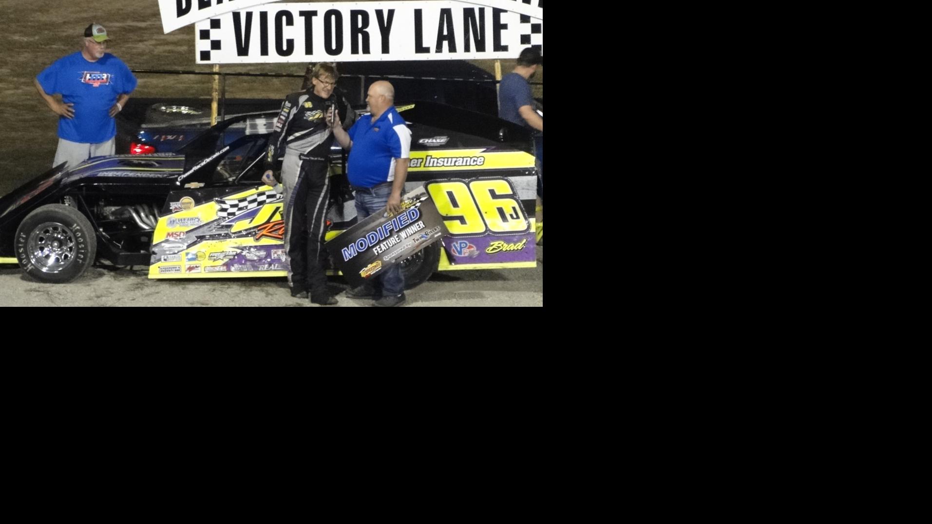 Saathoff picks up first win of the season