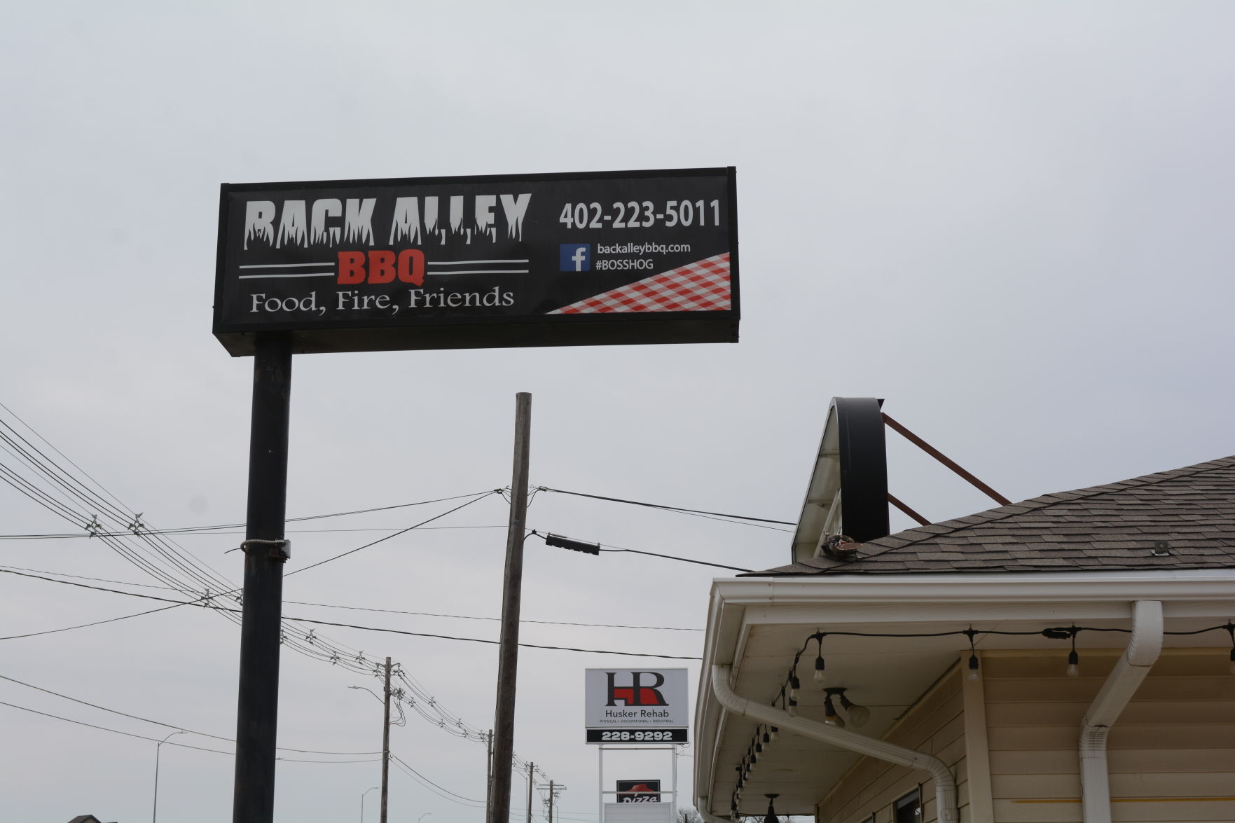 Back Alley Eatery celebrates new location