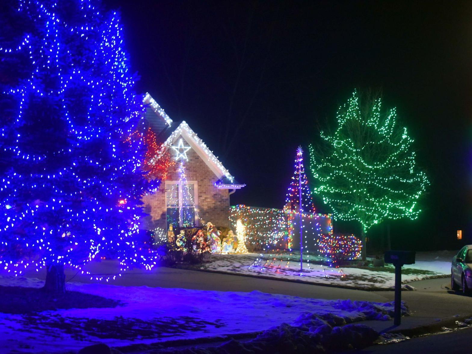 First Annual Holiday Lighted Tour Features The Best In Holiday Light Displays Local News Beatricedailysun Com Christmas Light Displays Lincoln Nebraska Map 2021