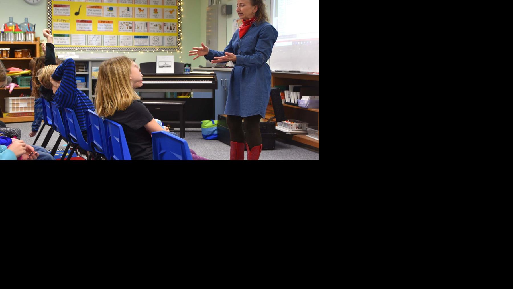 Fourth grade students participate in residency program about the Oregon Trail