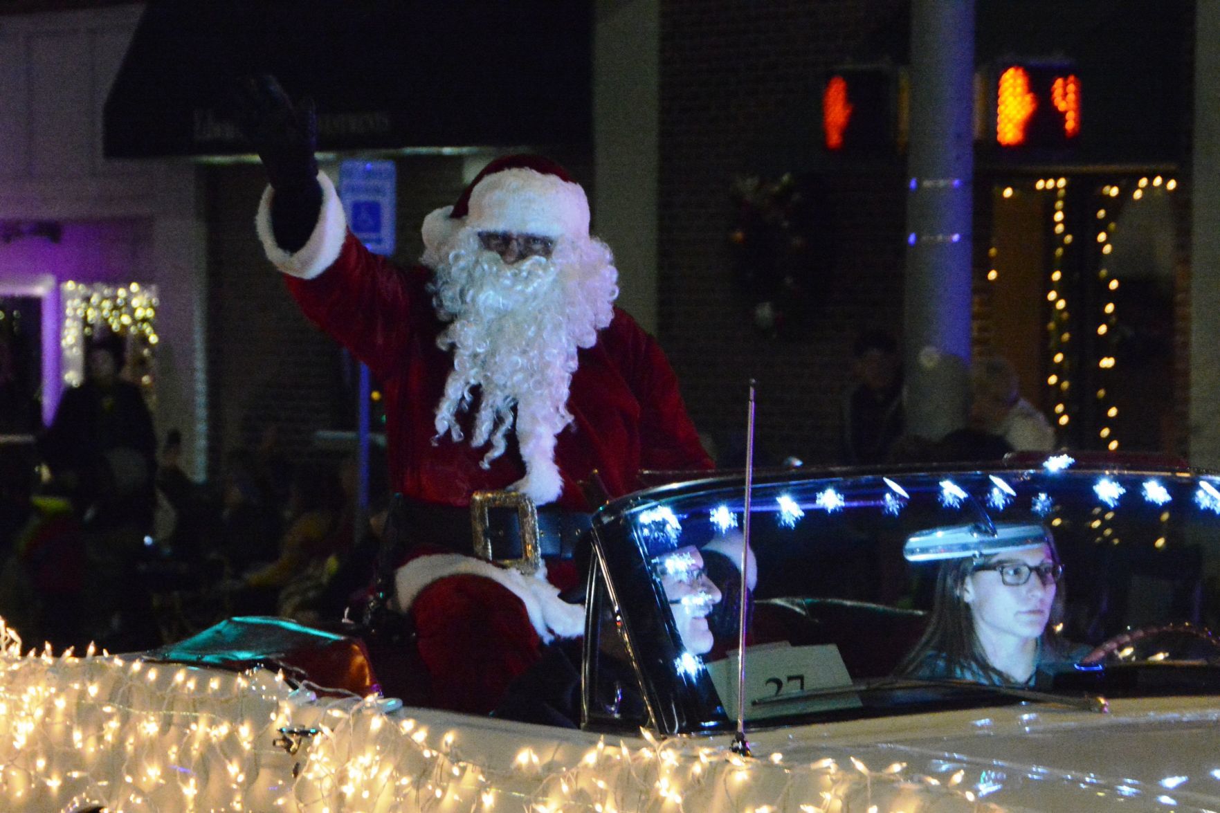 Lighted Christmas Parade comes to Fifth Street