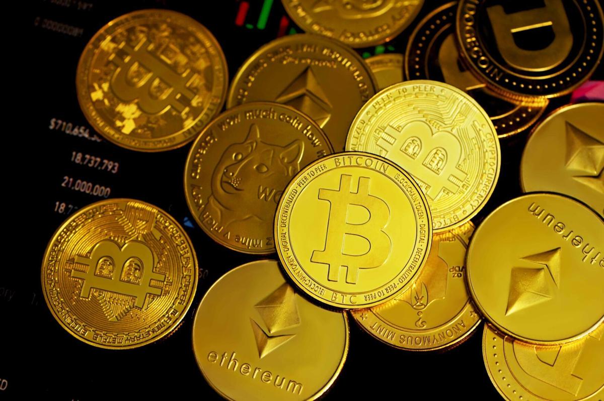 How Investors Can Benefit from Tracking the Bitcoin Price Live