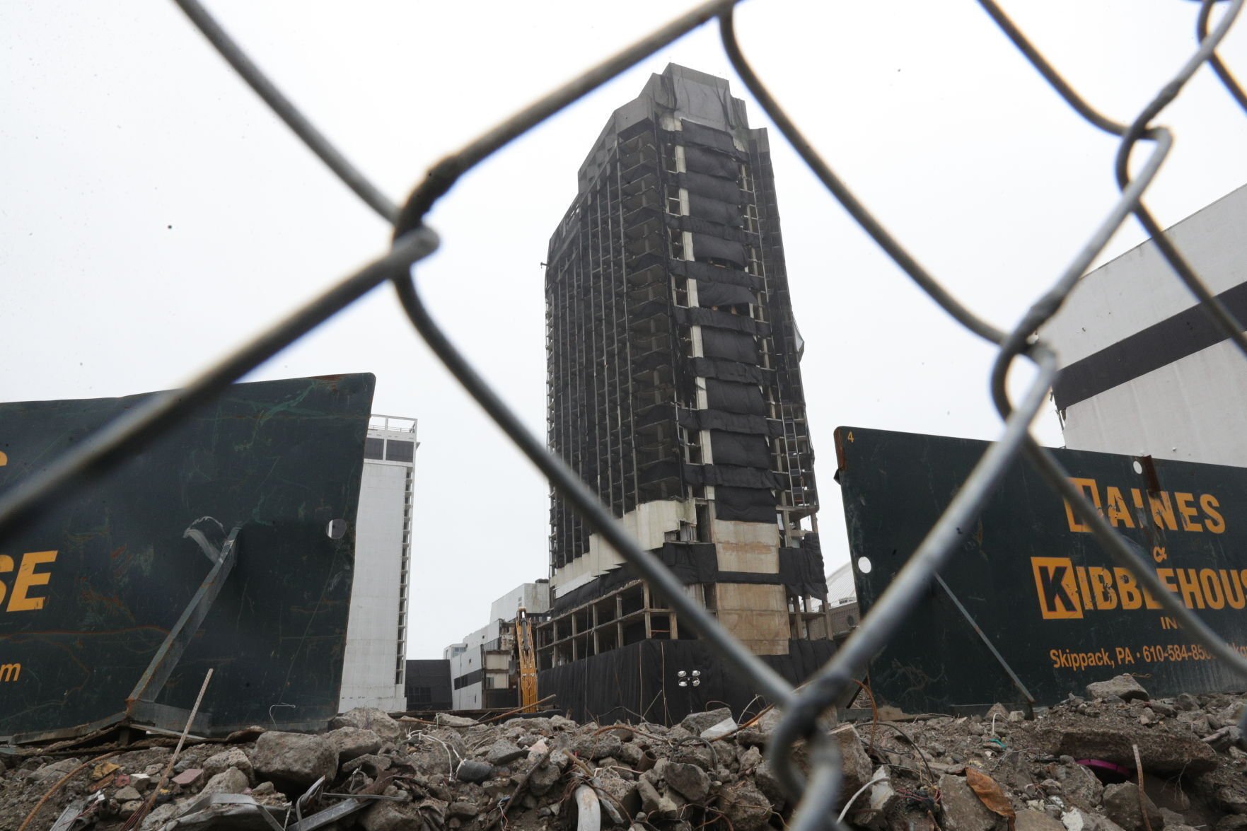 atlantic city trump tower demolition