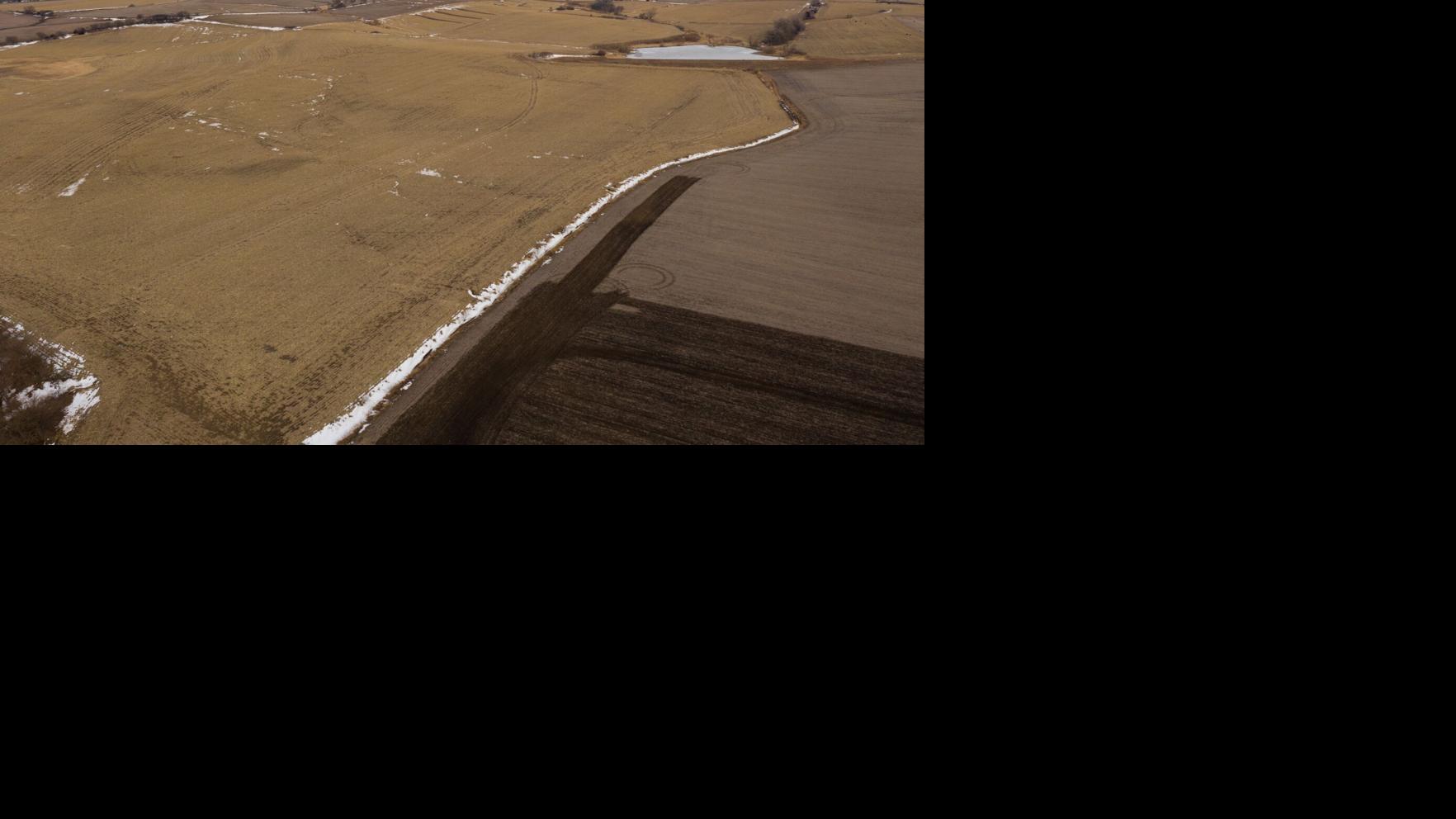 Bill Gates' 20,000 acres in Nebraska help make him the top farmland owner in the U.S.
