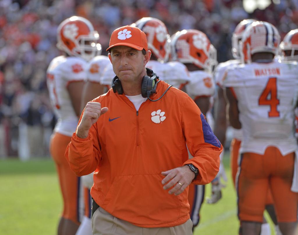 No 1 Clemson Looking To Slow Down No 8 Unc S Offense