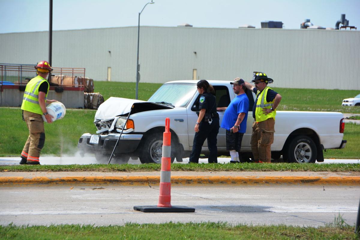 Three car crash blocks Highway 77 traffic Local News