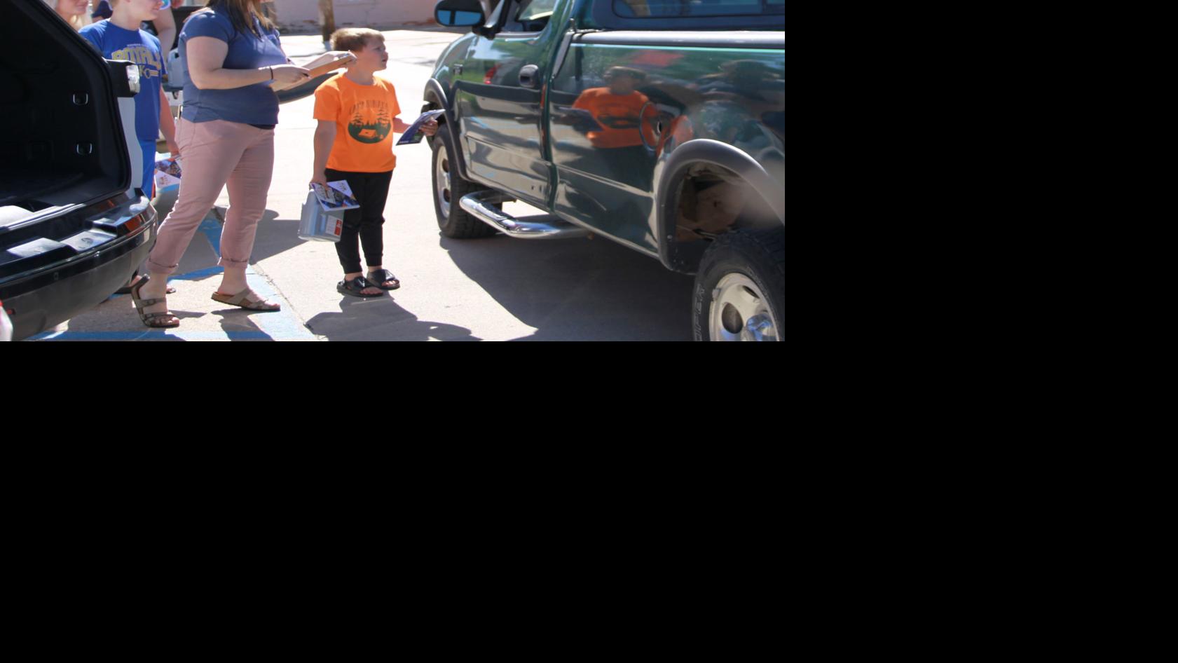 Chamber of Commerce distributes hand sanitizer