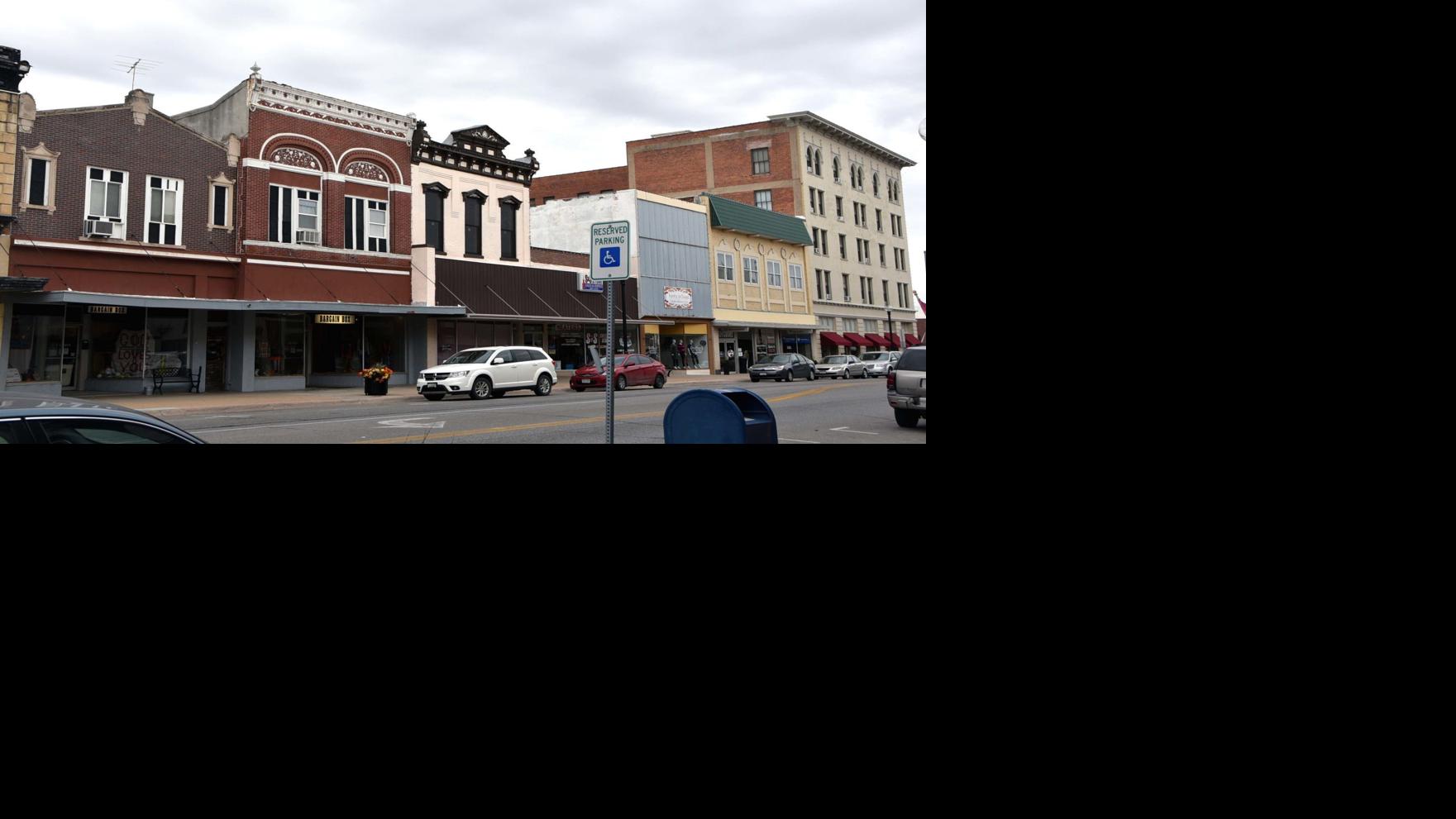 Council continues adjoining building ordinance discussion