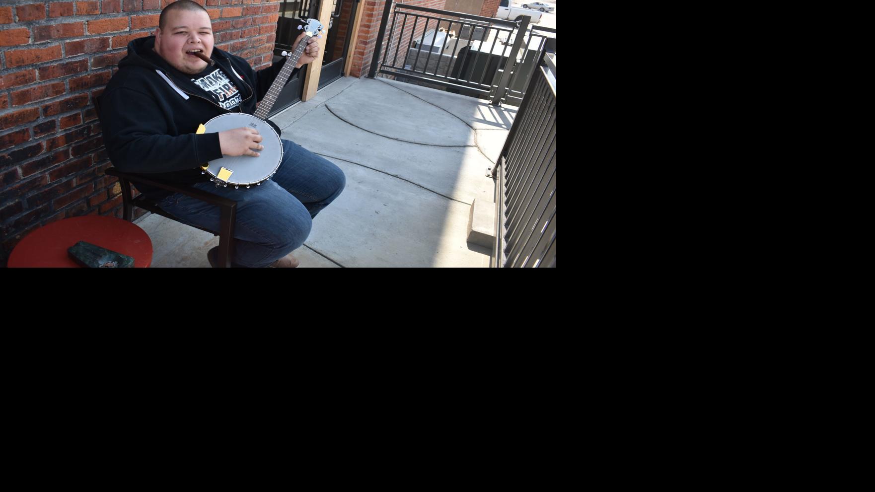 Cigar shop opens in Beatrice