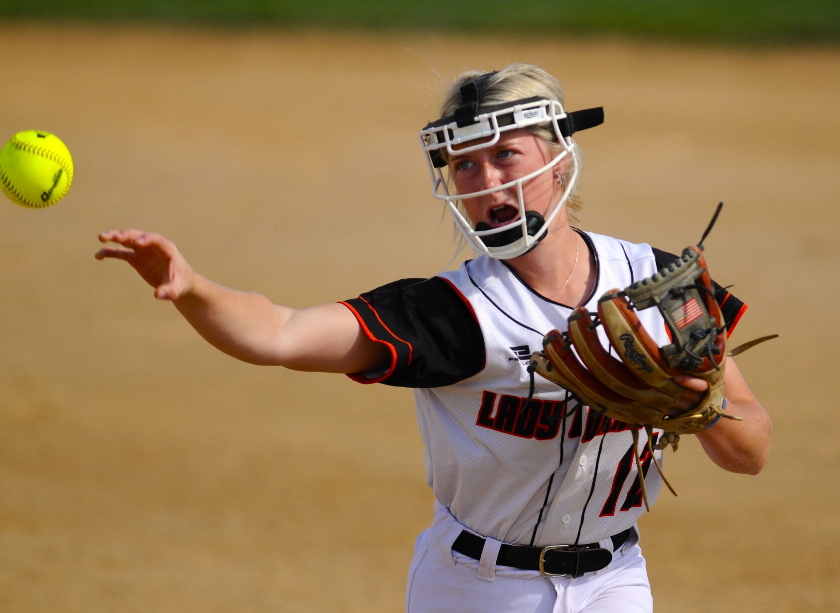 Lady O staying alive at state tournament