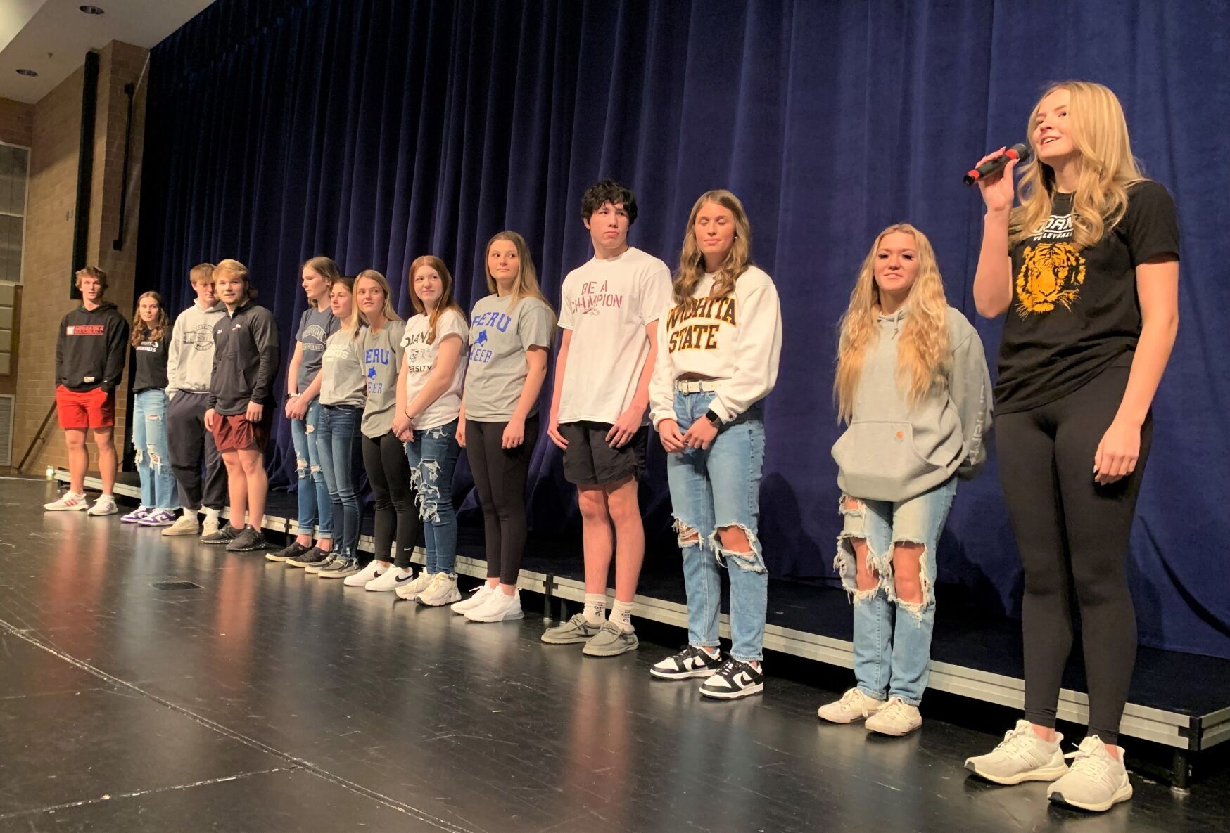 Orangemen Lady O athletes sign letters of intent