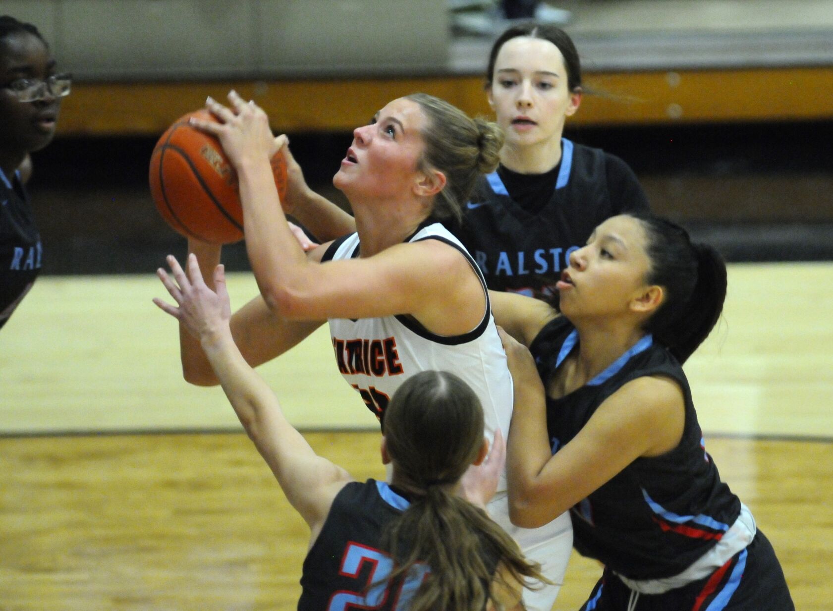 Beatrice Girls Basketball Team Dominates Ralston with 85-15 Victory