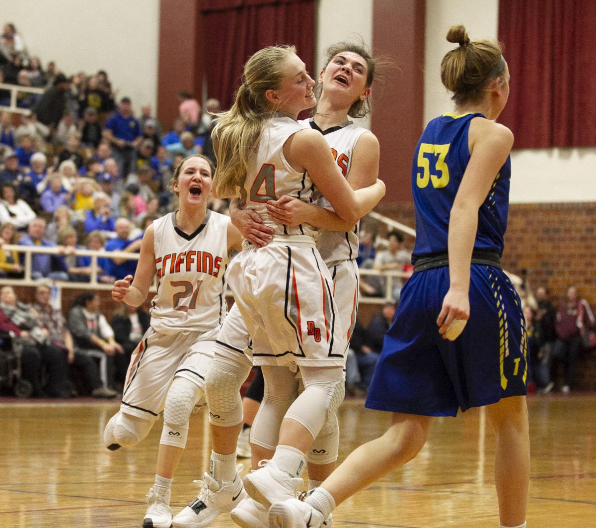 Diller Odell Wins Mudecas B Division Championship Basketball