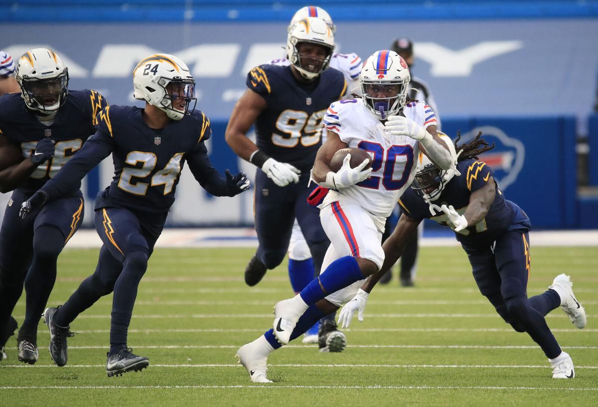 4 Observations: Bills recover with rout over Raiders