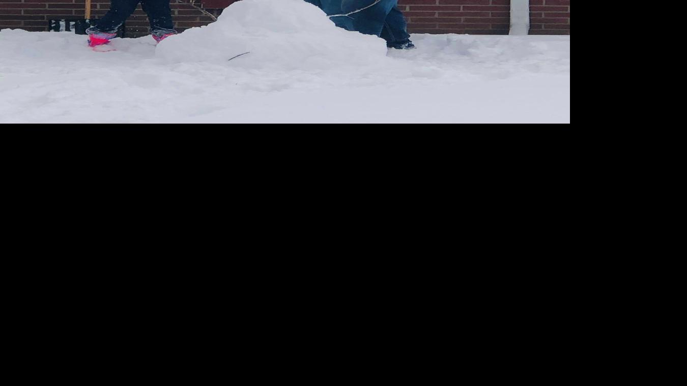 Locals build snowmen for Beatrice Health and Rehab residents