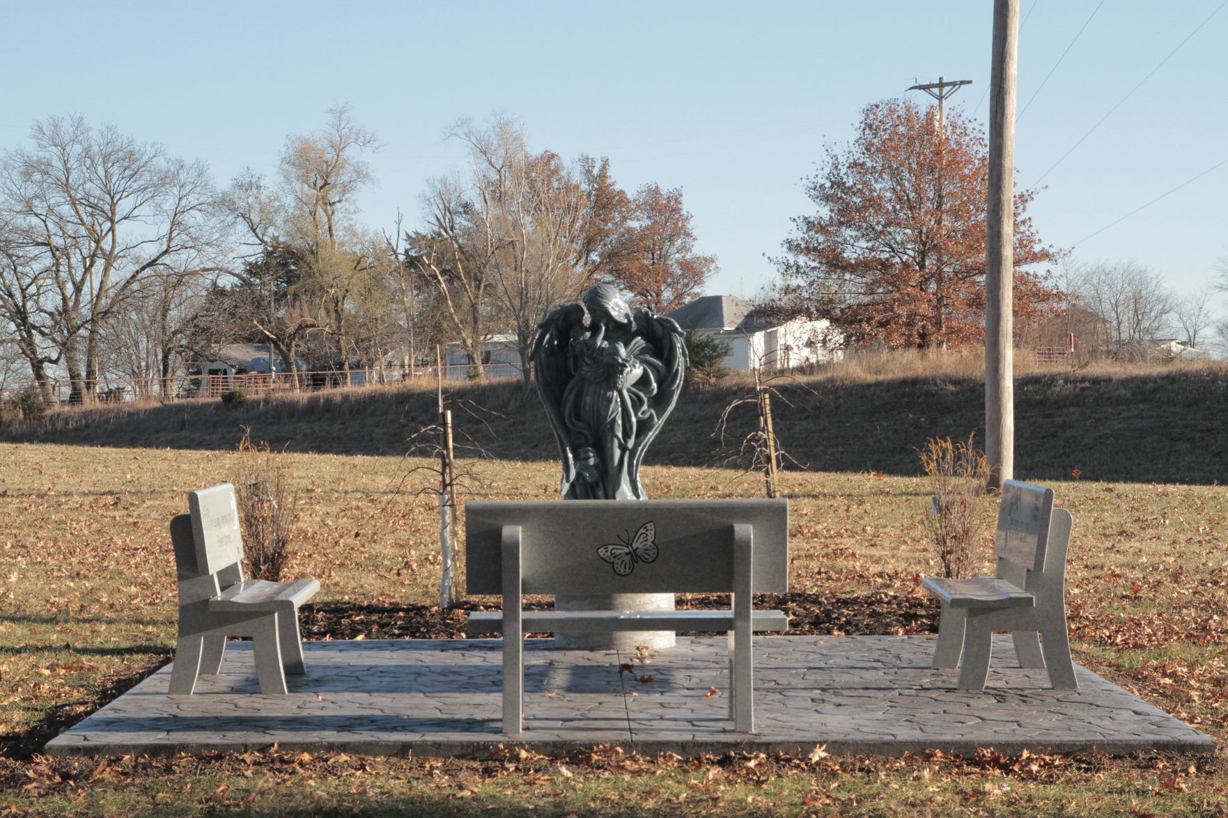 Statue installed at Evergreen Cemetery in Beatrice